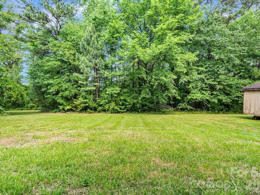 3240 Innes Street, Salisbury, NC 28144.  MLS# CAR4377301, YatesRealty ID 18400. 