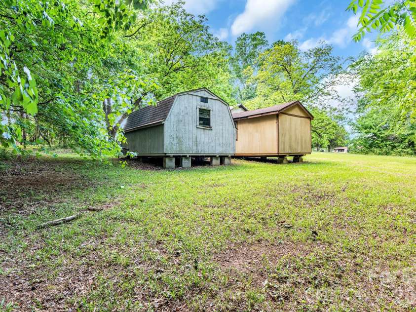 3240 Innes Street, Salisbury, NC 28144.  MLS# CAR4377301, YatesRealty ID 18400. 