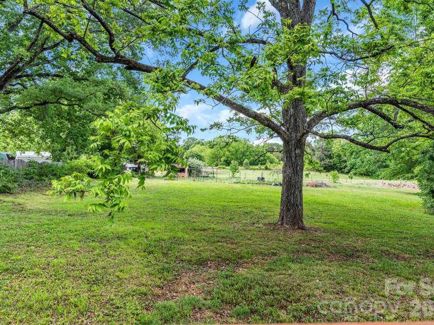 3240 Innes Street, Salisbury, NC 28144.  MLS# CAR4377301, YatesRealty ID 18400. 
