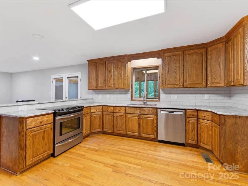 5322 Bridgeview Drive, Iron Station, NC 28080.  MLS# CAR4268245, YatesRealty ID 18401. Kitchen