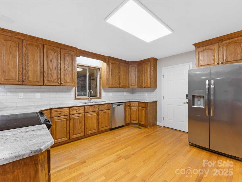 5322 Bridgeview Drive, Iron Station, NC 28080.  MLS# CAR4268245, YatesRealty ID 18401. Kitchen