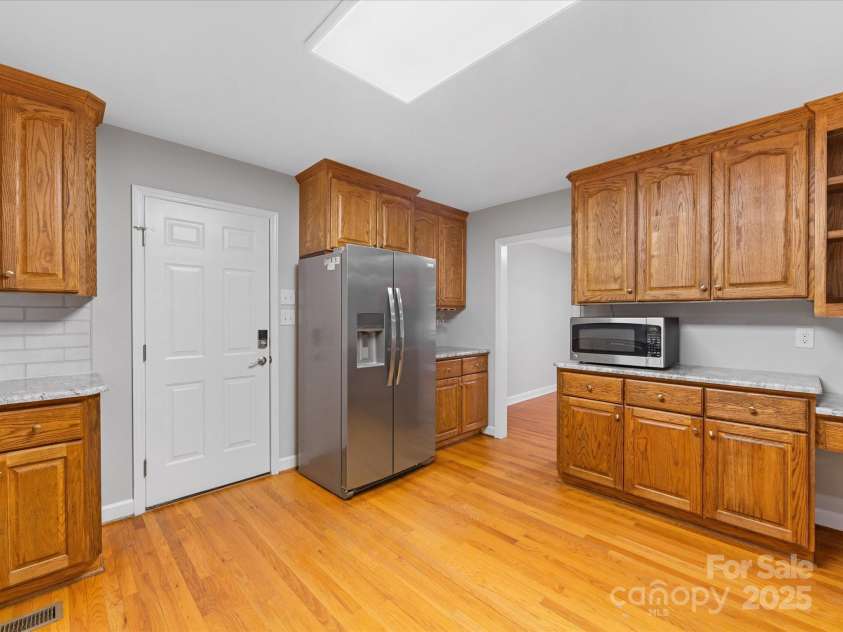 5322 Bridgeview Drive, Iron Station, NC 28080.  MLS# CAR4268245, YatesRealty ID 18401. Kitchen