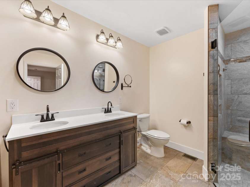 5322 Bridgeview Drive, Iron Station, NC 28080.  MLS# CAR4268245, YatesRealty ID 18401. Primary Bath