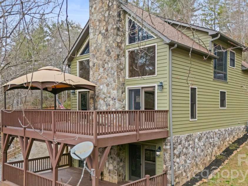 113 Cardinal Drive, Franklin, NC 28734.  MLS# CAR4360002, YatesRealty ID 18402. 