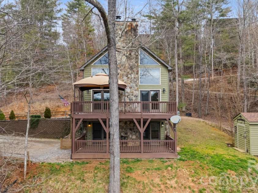 113 Cardinal Drive, Franklin, NC 28734.  MLS# CAR4360002, YatesRealty ID 18402. 
