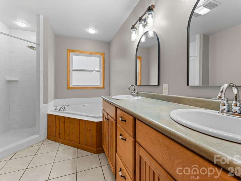 113 Cardinal Drive, Franklin, NC 28734.  MLS# CAR4360002, YatesRealty ID 18402. 