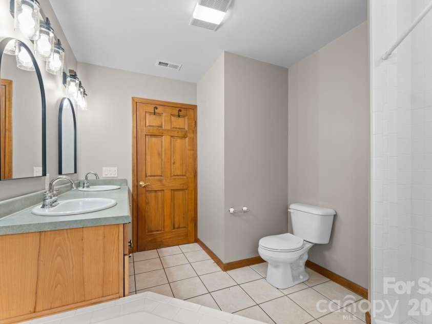 113 Cardinal Drive, Franklin, NC 28734.  MLS# CAR4360002, YatesRealty ID 18402. 