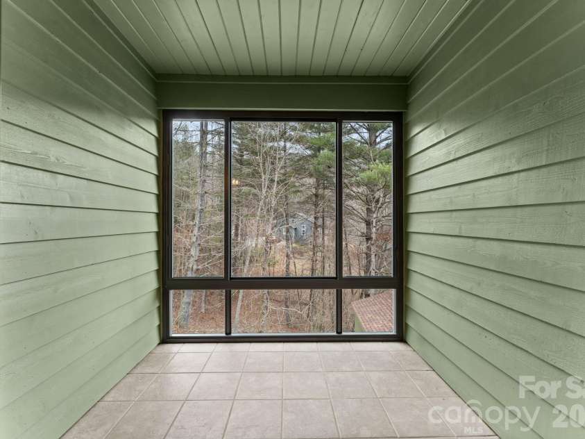 113 Cardinal Drive, Franklin, NC 28734.  MLS# CAR4360002, YatesRealty ID 18402. 