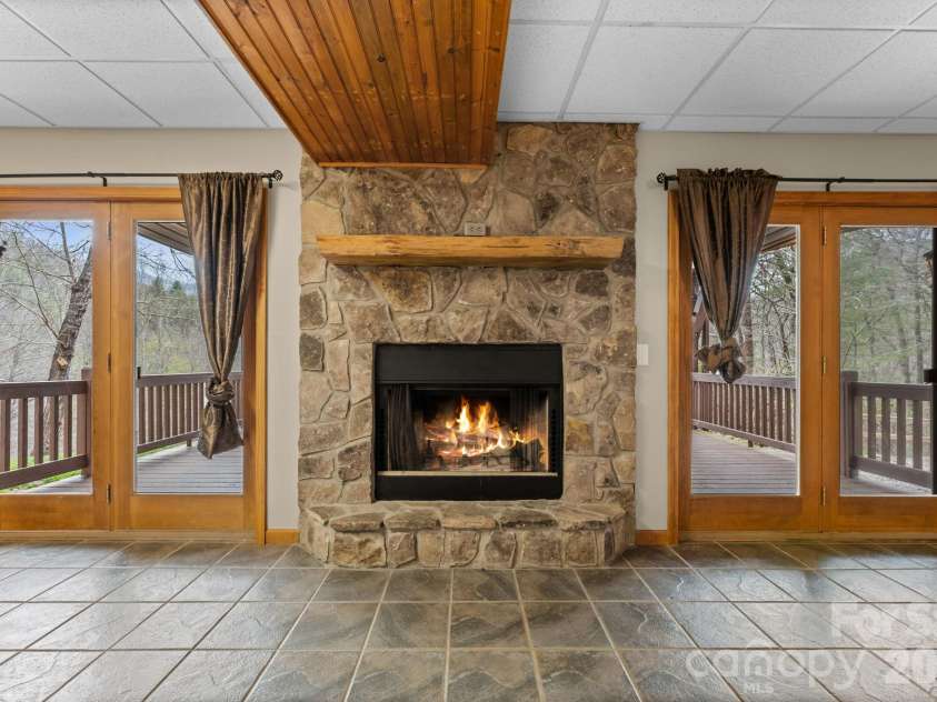 113 Cardinal Drive, Franklin, NC 28734.  MLS# CAR4360002, YatesRealty ID 18402. 