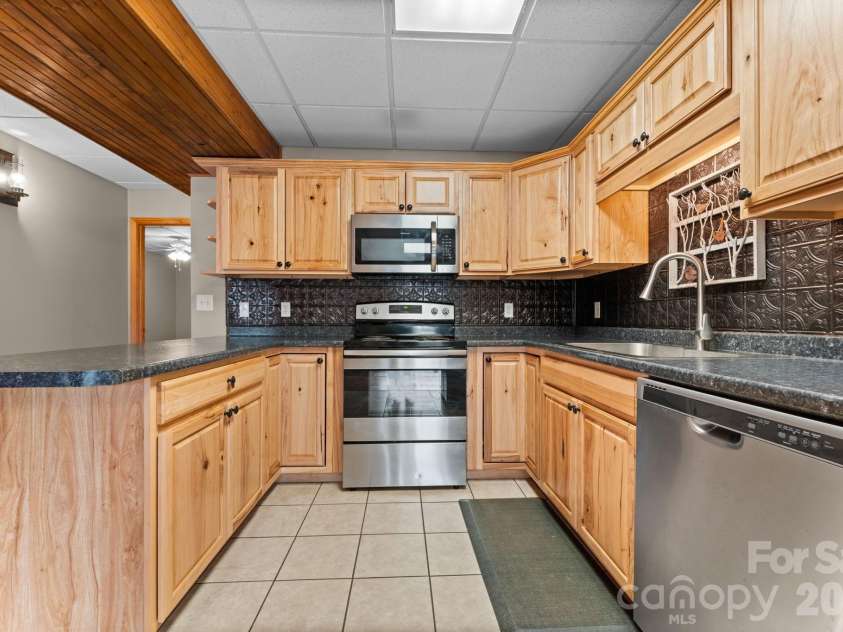 113 Cardinal Drive, Franklin, NC 28734.  MLS# CAR4360002, YatesRealty ID 18402. 