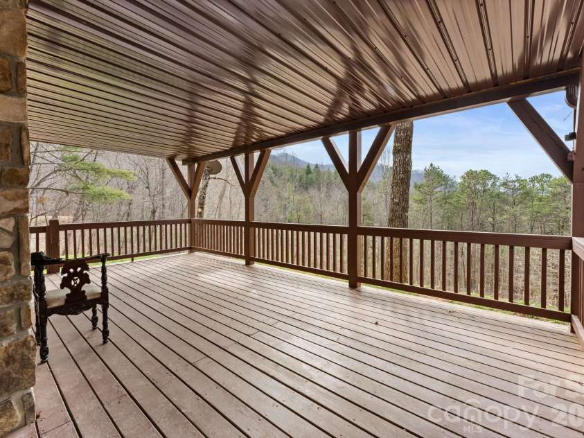 113 Cardinal Drive, Franklin, NC 28734.  MLS# CAR4360002, YatesRealty ID 18402. 