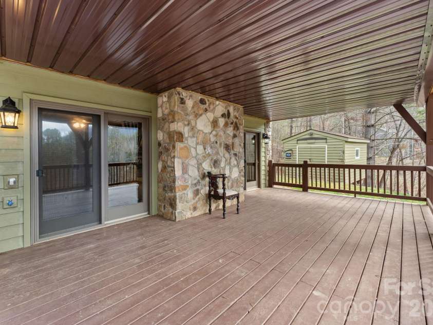 113 Cardinal Drive, Franklin, NC 28734.  MLS# CAR4360002, YatesRealty ID 18402. 