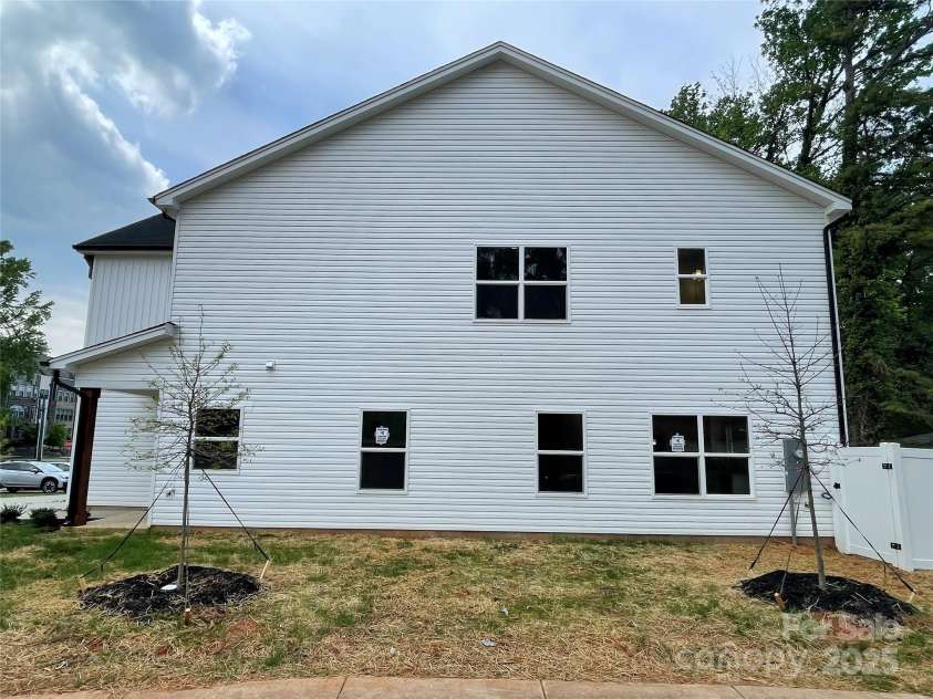 619 Billingsley Road, Charlotte, NC 28211.  MLS# CAR4267122, YatesRealty ID 18402. 