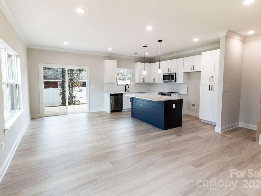 619 Billingsley Road, Charlotte, NC 28211.  MLS# CAR4267122, YatesRealty ID 18402. 
