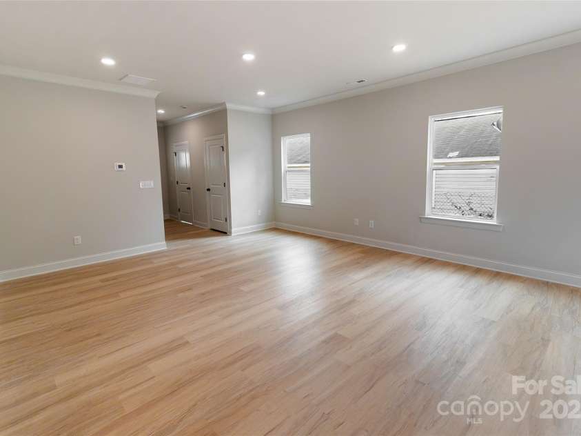 619 Billingsley Road, Charlotte, NC 28211.  MLS# CAR4267122, YatesRealty ID 18402. 