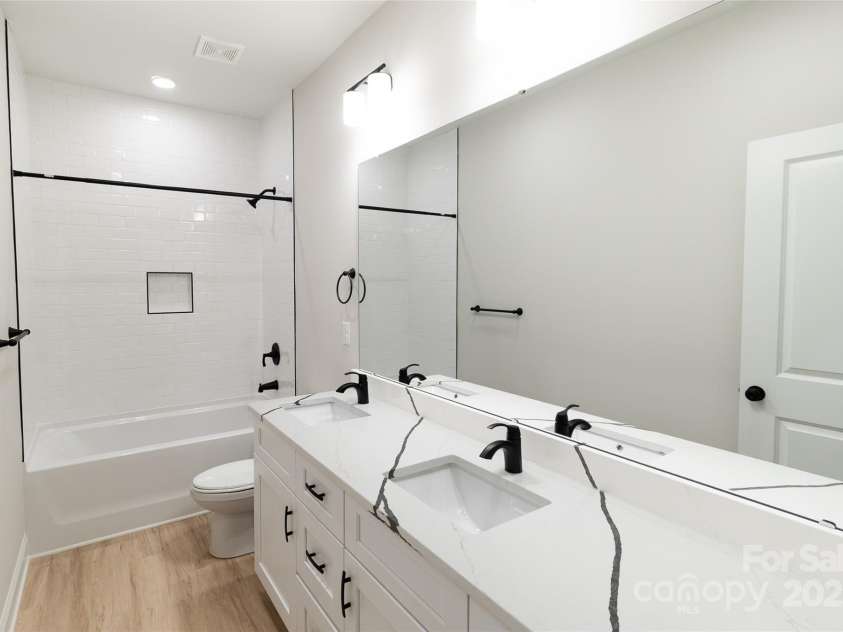 619 Billingsley Road, Charlotte, NC 28211.  MLS# CAR4267122, YatesRealty ID 18402. 