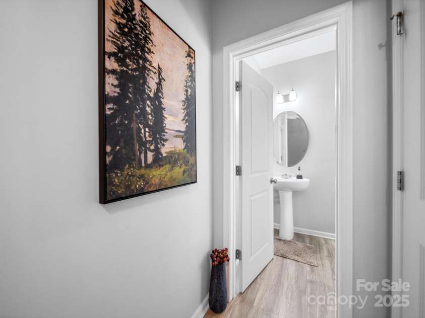 10426 Kempsford Drive, Charlotte, NC 28262.  MLS# CAR4260798, YatesRealty ID 18403. 