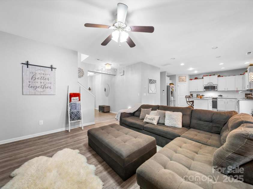 10426 Kempsford Drive, Charlotte, NC 28262.  MLS# CAR4260798, YatesRealty ID 18403. 