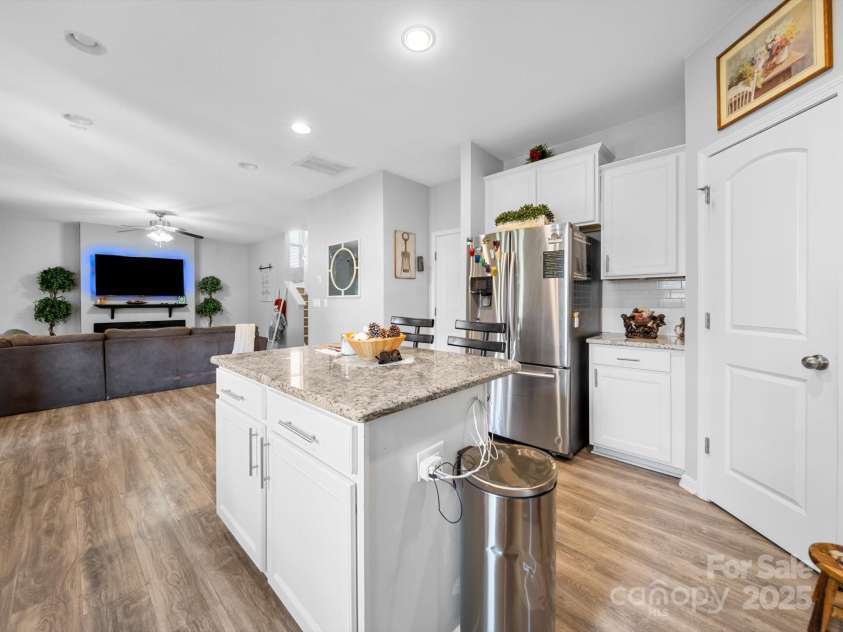 10426 Kempsford Drive, Charlotte, NC 28262.  MLS# CAR4260798, YatesRealty ID 18403. 