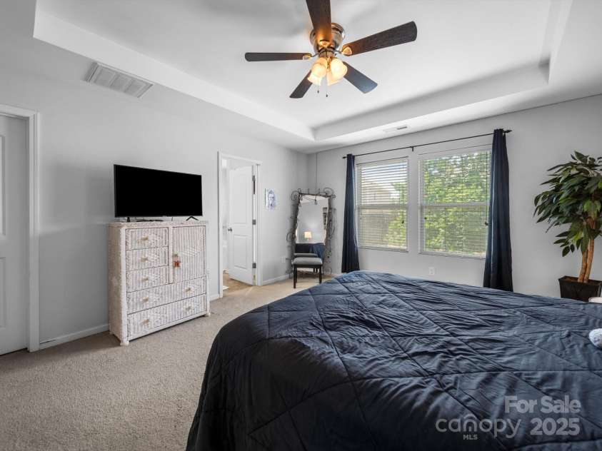 10426 Kempsford Drive, Charlotte, NC 28262.  MLS# CAR4260798, YatesRealty ID 18403. 