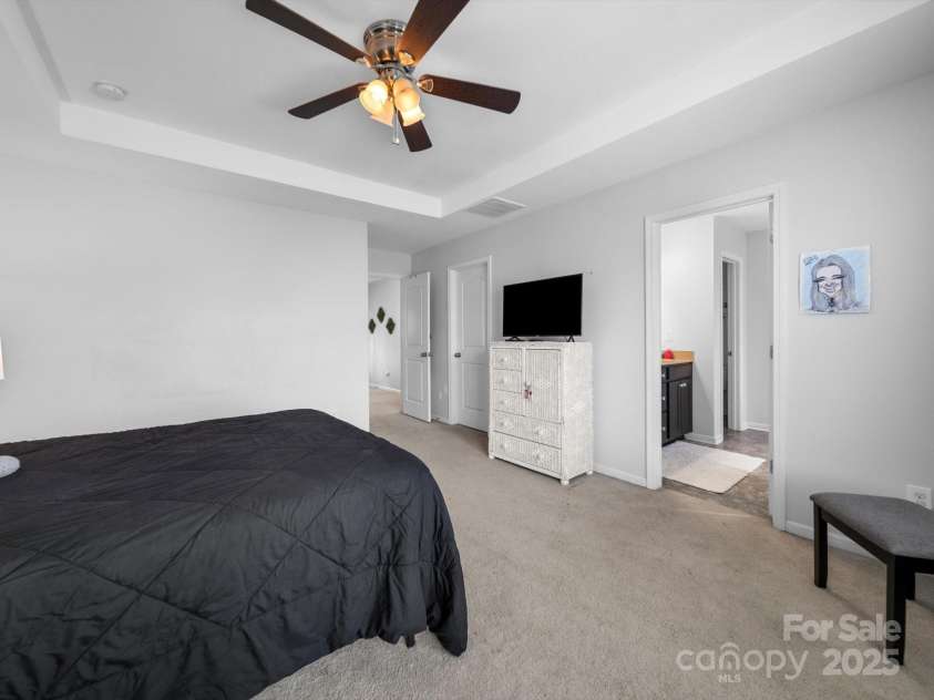 10426 Kempsford Drive, Charlotte, NC 28262.  MLS# CAR4260798, YatesRealty ID 18403. 