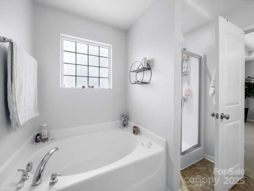 10426 Kempsford Drive, Charlotte, NC 28262.  MLS# CAR4260798, YatesRealty ID 18403. 