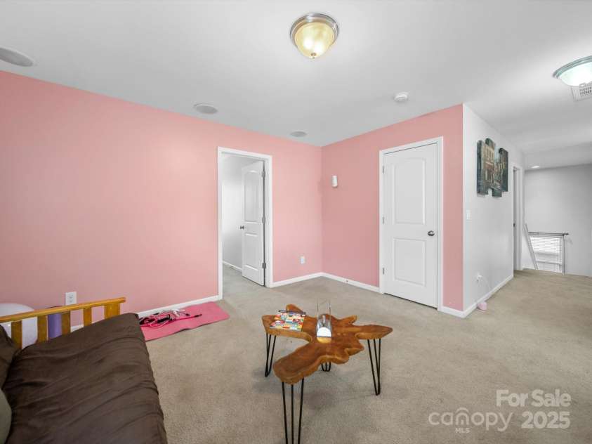 10426 Kempsford Drive, Charlotte, NC 28262.  MLS# CAR4260798, YatesRealty ID 18403. 