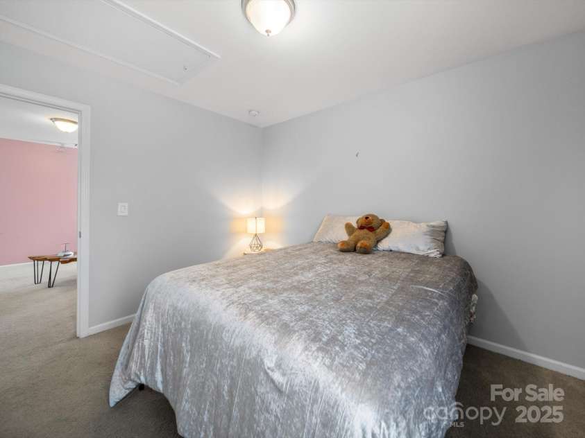 10426 Kempsford Drive, Charlotte, NC 28262.  MLS# CAR4260798, YatesRealty ID 18403. 