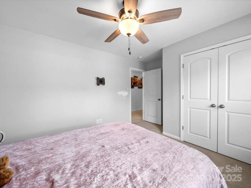 10426 Kempsford Drive, Charlotte, NC 28262.  MLS# CAR4260798, YatesRealty ID 18403. 