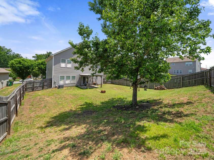 10426 Kempsford Drive, Charlotte, NC 28262.  MLS# CAR4260798, YatesRealty ID 18403. 