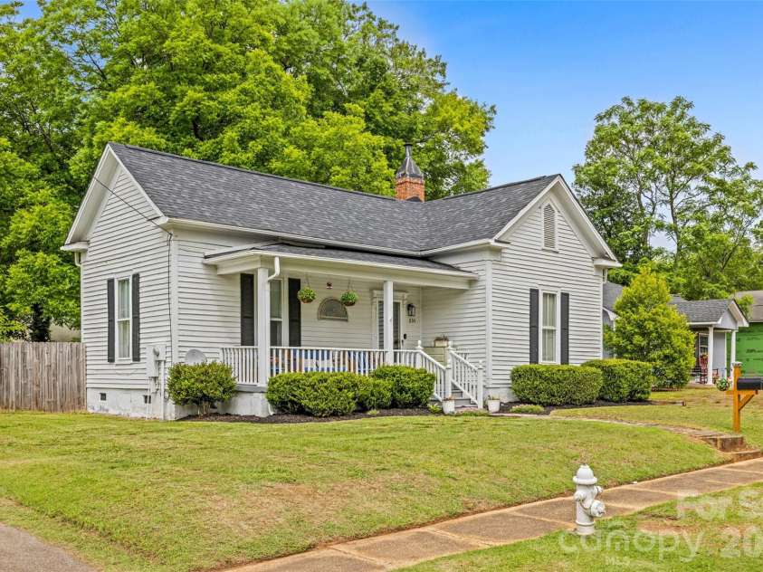231 Jefferson Street, York, SC 29745.  MLS# CAR4365784, YatesRealty ID 18403. 