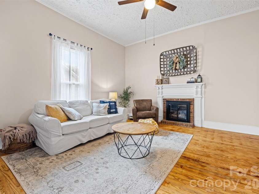 231 Jefferson Street, York, SC 29745.  MLS# CAR4365784, YatesRealty ID 18403. 