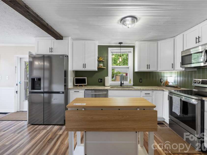231 Jefferson Street, York, SC 29745.  MLS# CAR4365784, YatesRealty ID 18403. 
