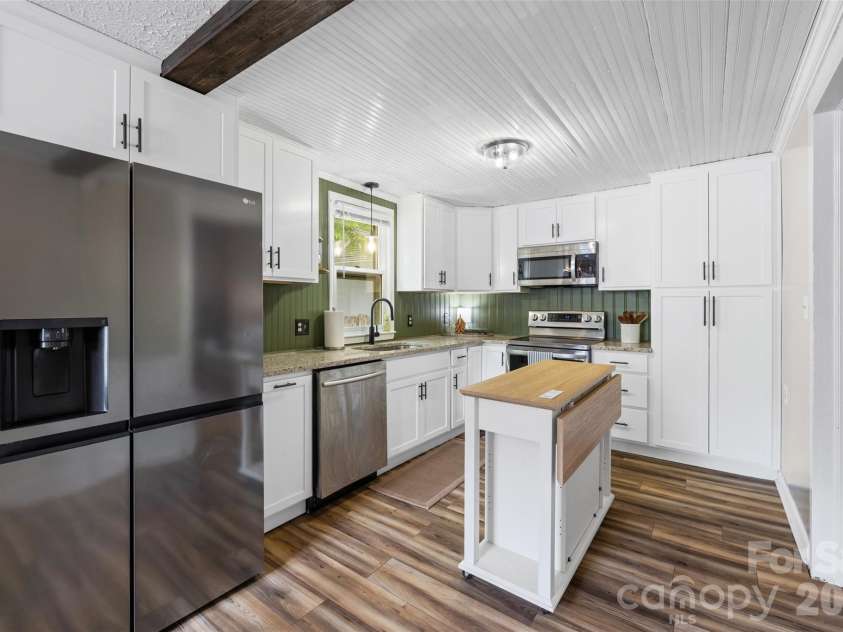 231 Jefferson Street, York, SC 29745.  MLS# CAR4365784, YatesRealty ID 18403. 