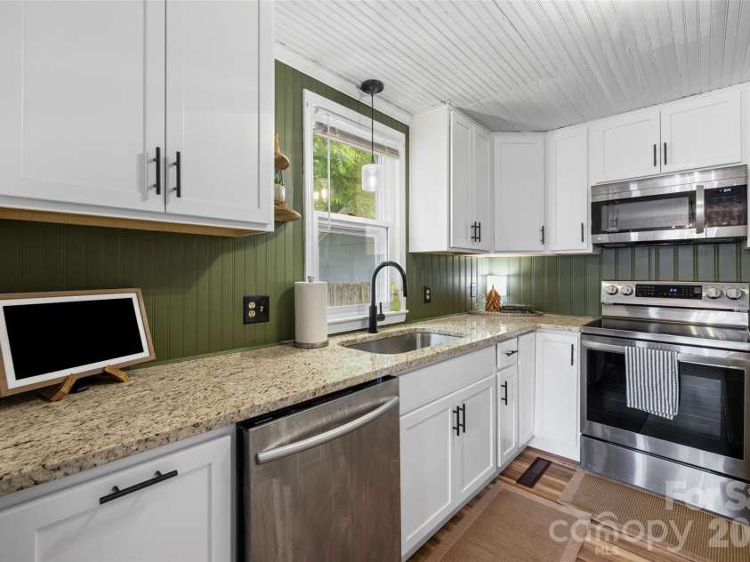231 Jefferson Street, York, SC 29745.  MLS# CAR4365784, YatesRealty ID 18403. 