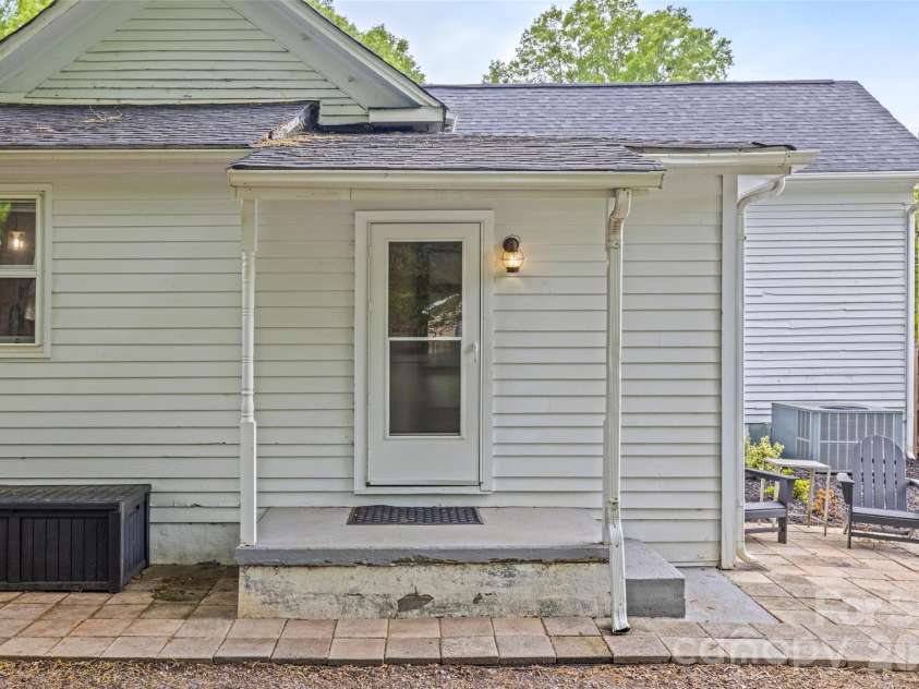 231 Jefferson Street, York, SC 29745.  MLS# CAR4365784, YatesRealty ID 18403. 