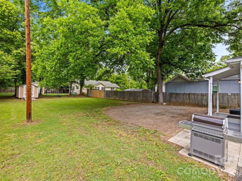 231 Jefferson Street, York, SC 29745.  MLS# CAR4365784, YatesRealty ID 18403. 
