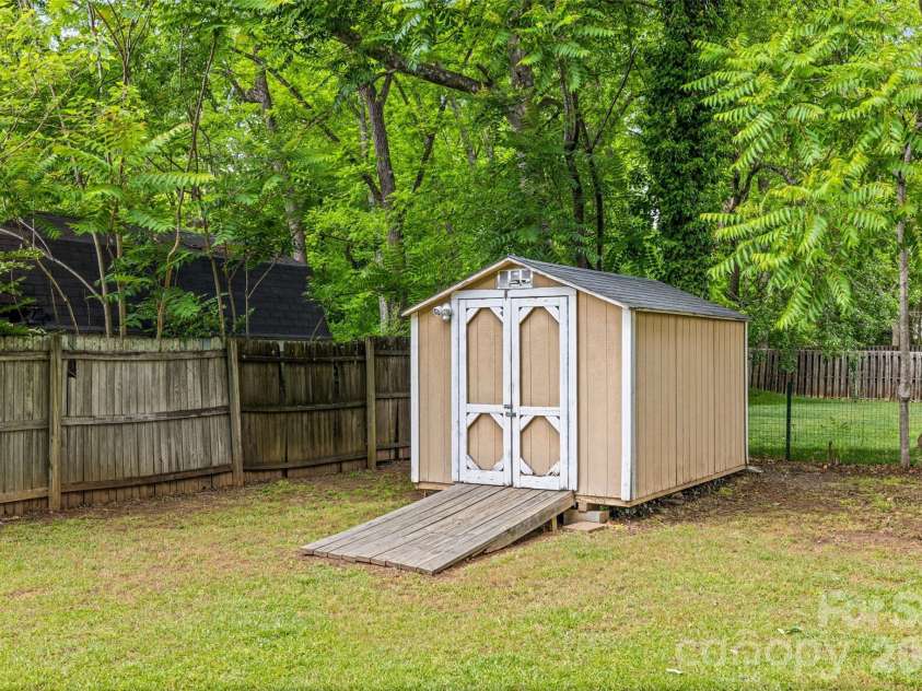 231 Jefferson Street, York, SC 29745.  MLS# CAR4365784, YatesRealty ID 18403. 