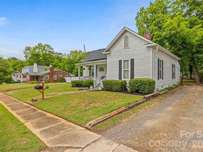 231 Jefferson Street, York, SC 29745.  MLS# CAR4365784, YatesRealty ID 18403. 