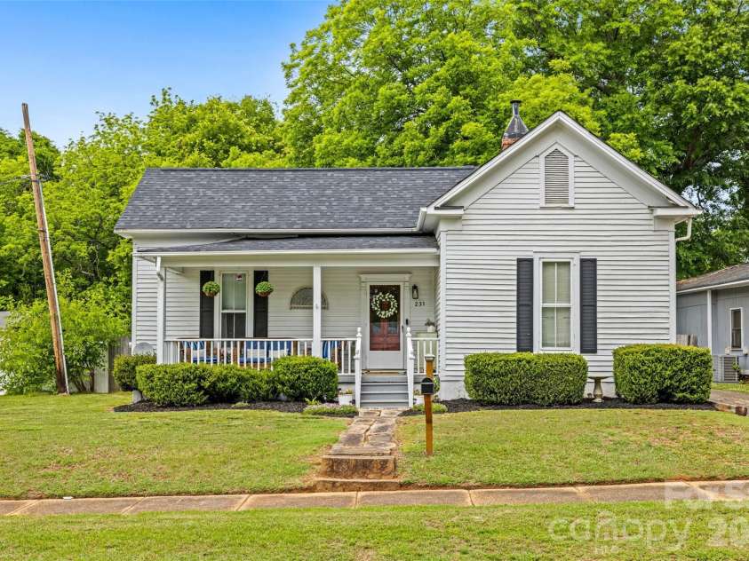 231 Jefferson Street, York, SC 29745.  MLS# CAR4365784, YatesRealty ID 18403. 