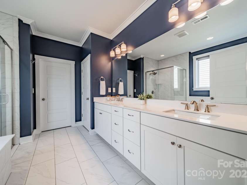 12107 Grey Partridge Drive, Charlotte, NC 28278.  MLS# CAR4258400, YatesRealty ID 18404. 
