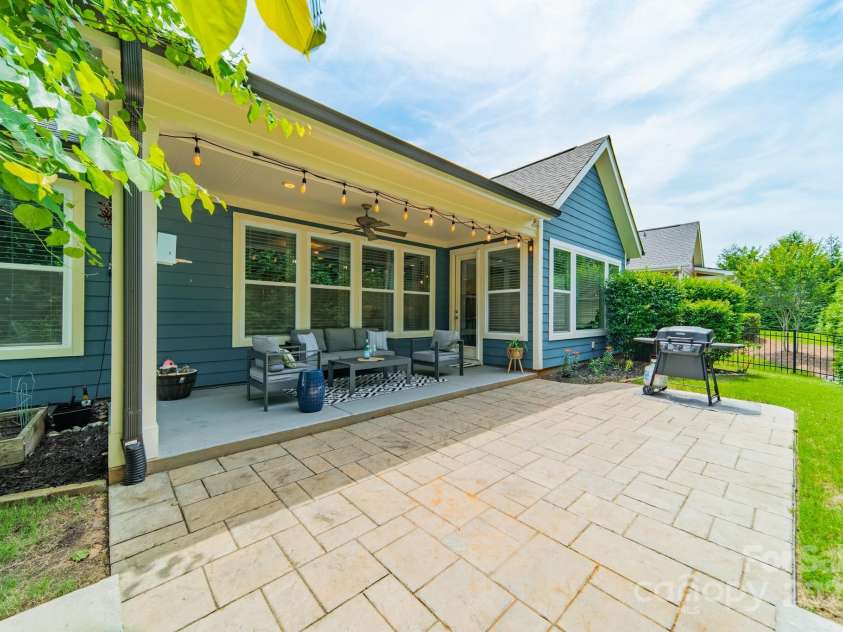 12107 Grey Partridge Drive, Charlotte, NC 28278.  MLS# CAR4258400, YatesRealty ID 18404. 