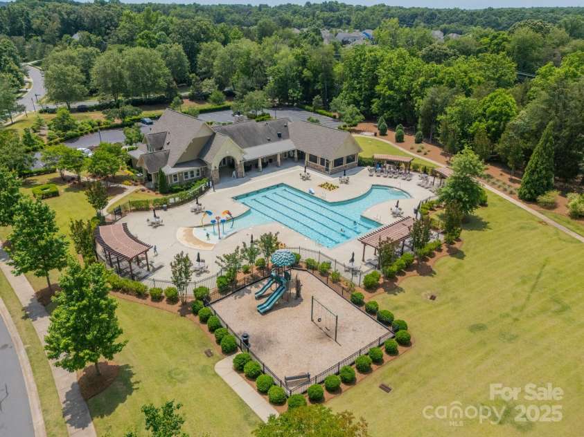12107 Grey Partridge Drive, Charlotte, NC 28278.  MLS# CAR4258400, YatesRealty ID 18404. 