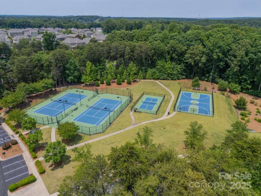 12107 Grey Partridge Drive, Charlotte, NC 28278.  MLS# CAR4258400, YatesRealty ID 18404. 