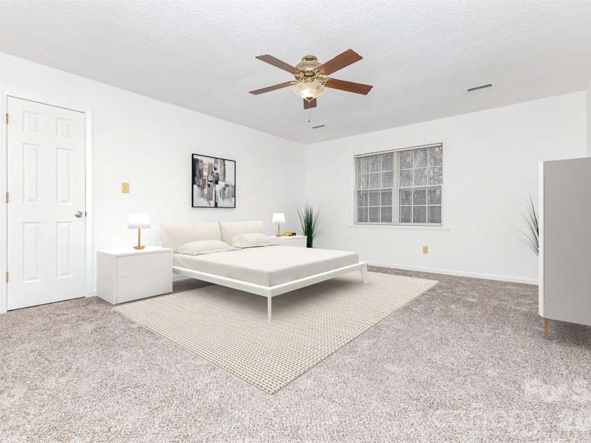 570 29th Avenue Drive, Hickory, NC 28601.  MLS# CAR4377600, YatesRealty ID 18404. 