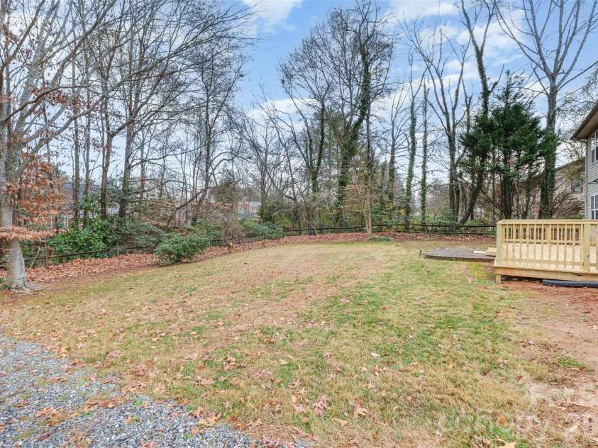570 29th Avenue Drive, Hickory, NC 28601.  MLS# CAR4377600, YatesRealty ID 18404. 