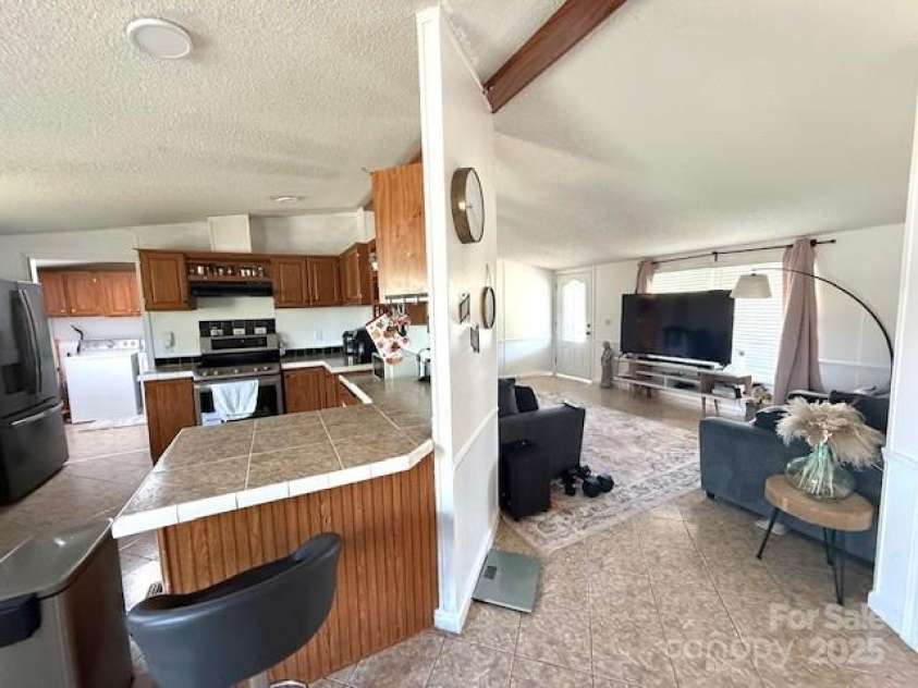 161 Hickory Nut Drive, Statesville, NC 28677.  MLS# CAR4245428, YatesRealty ID 18405. 