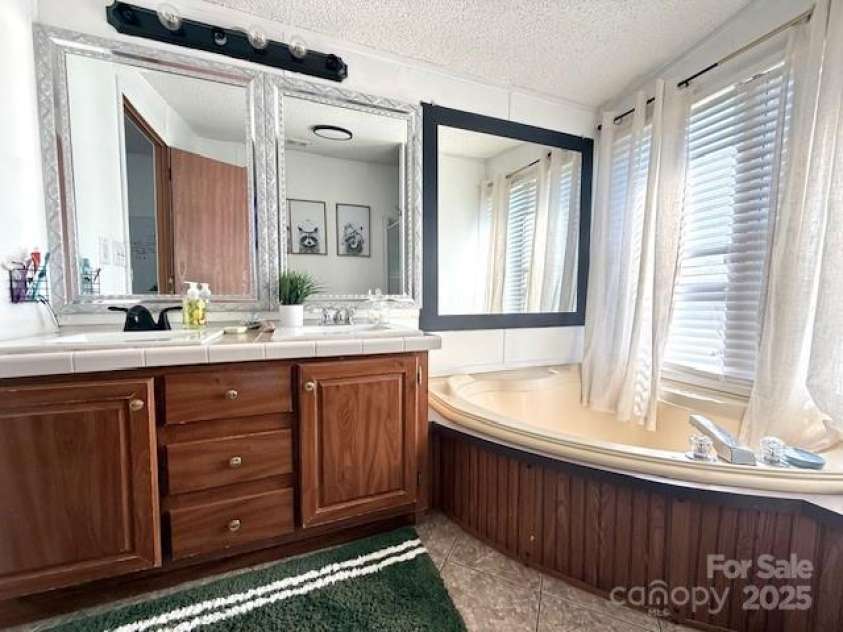 161 Hickory Nut Drive, Statesville, NC 28677.  MLS# CAR4245428, YatesRealty ID 18405. 