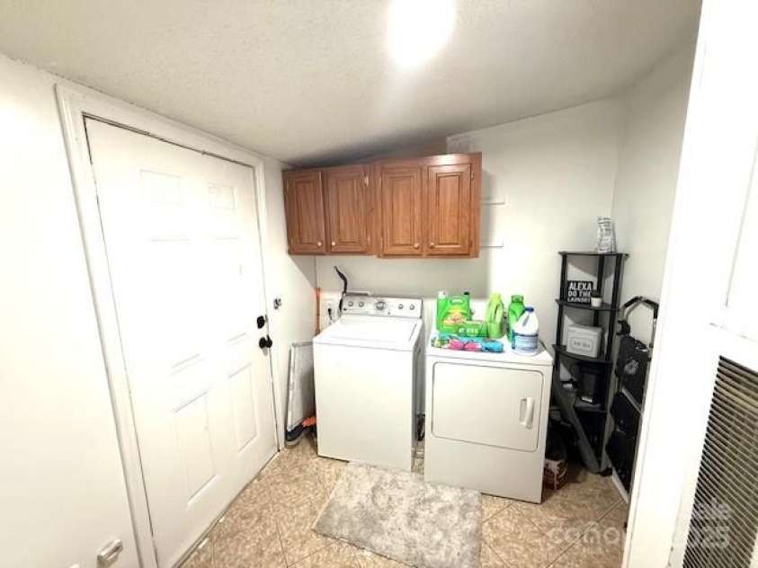 161 Hickory Nut Drive, Statesville, NC 28677.  MLS# CAR4245428, YatesRealty ID 18405. 