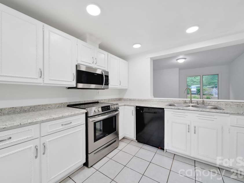 58 Ridgeport Road, Clover, SC 29710.  MLS# CAR4376847, YatesRealty ID 18405. Open space to dining/flex from the kitchen